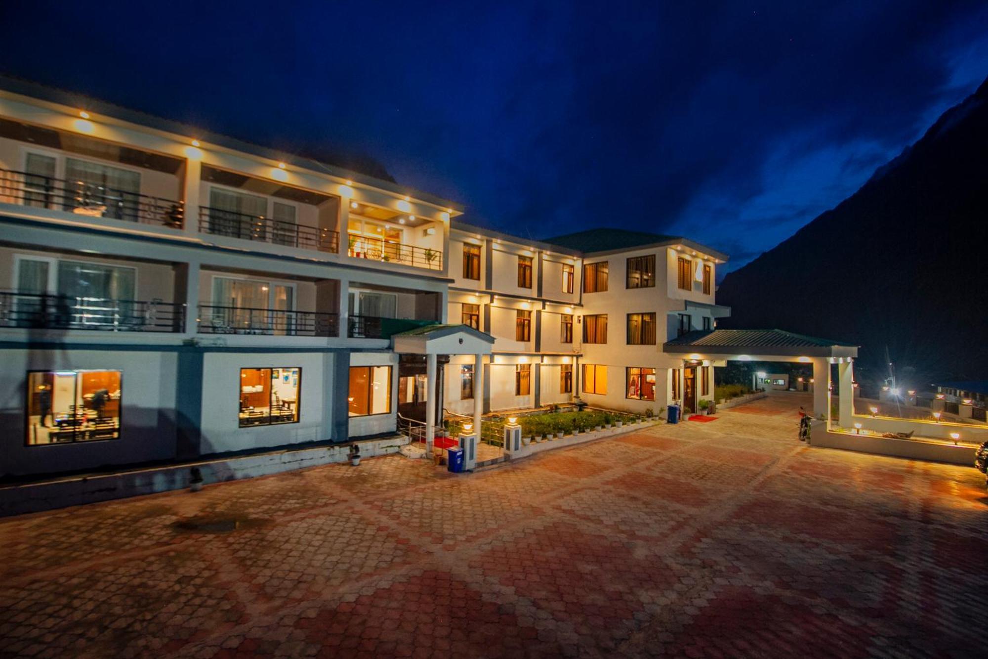 Amritara The Avadh Hotel Badrinath Bagian luar foto