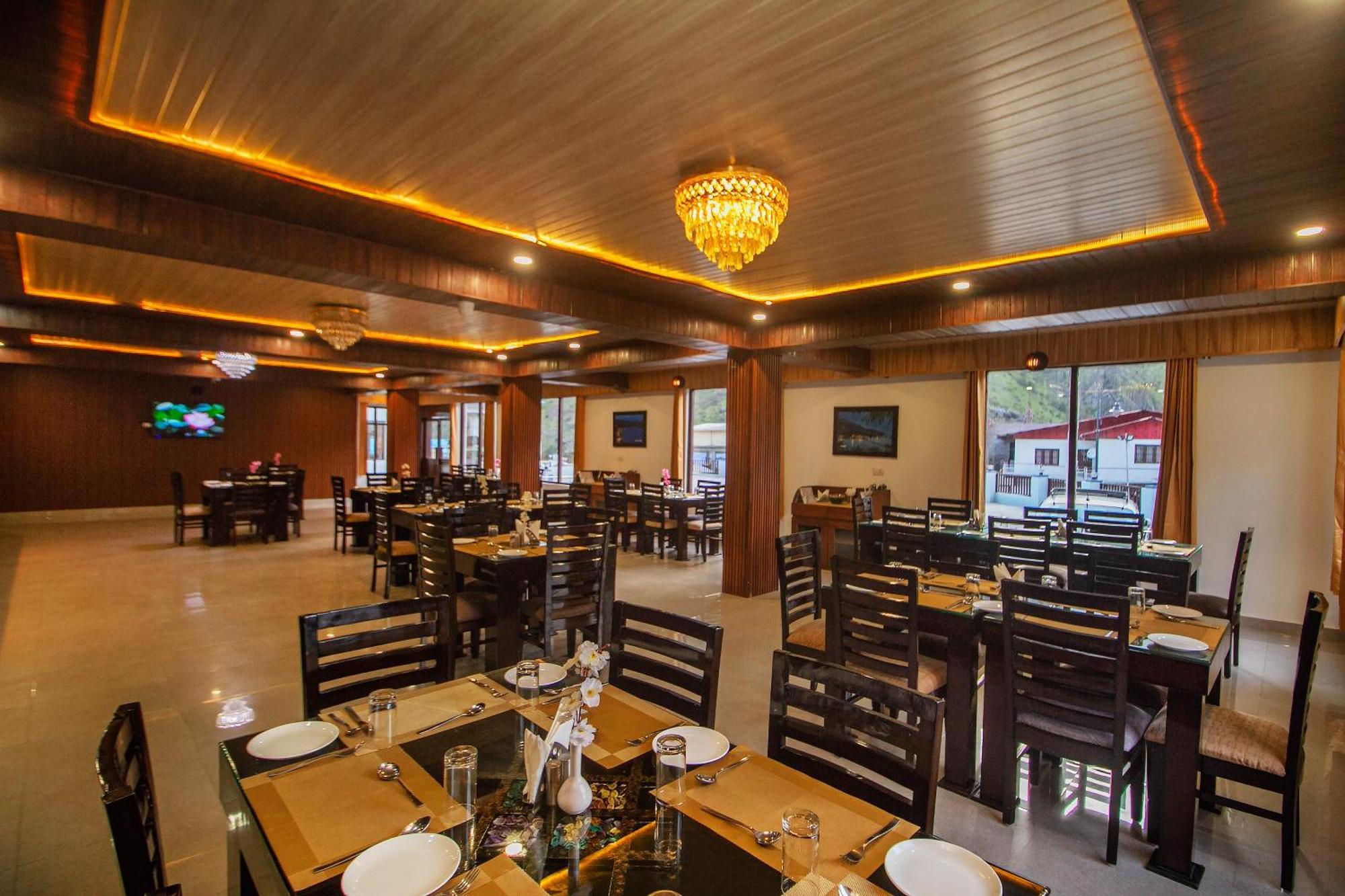 Amritara The Avadh Hotel Badrinath Bagian luar foto