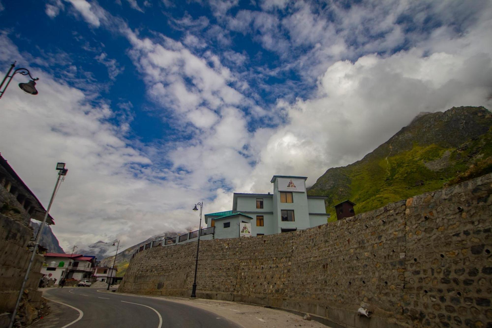 Amritara The Avadh Hotel Badrinath Bagian luar foto