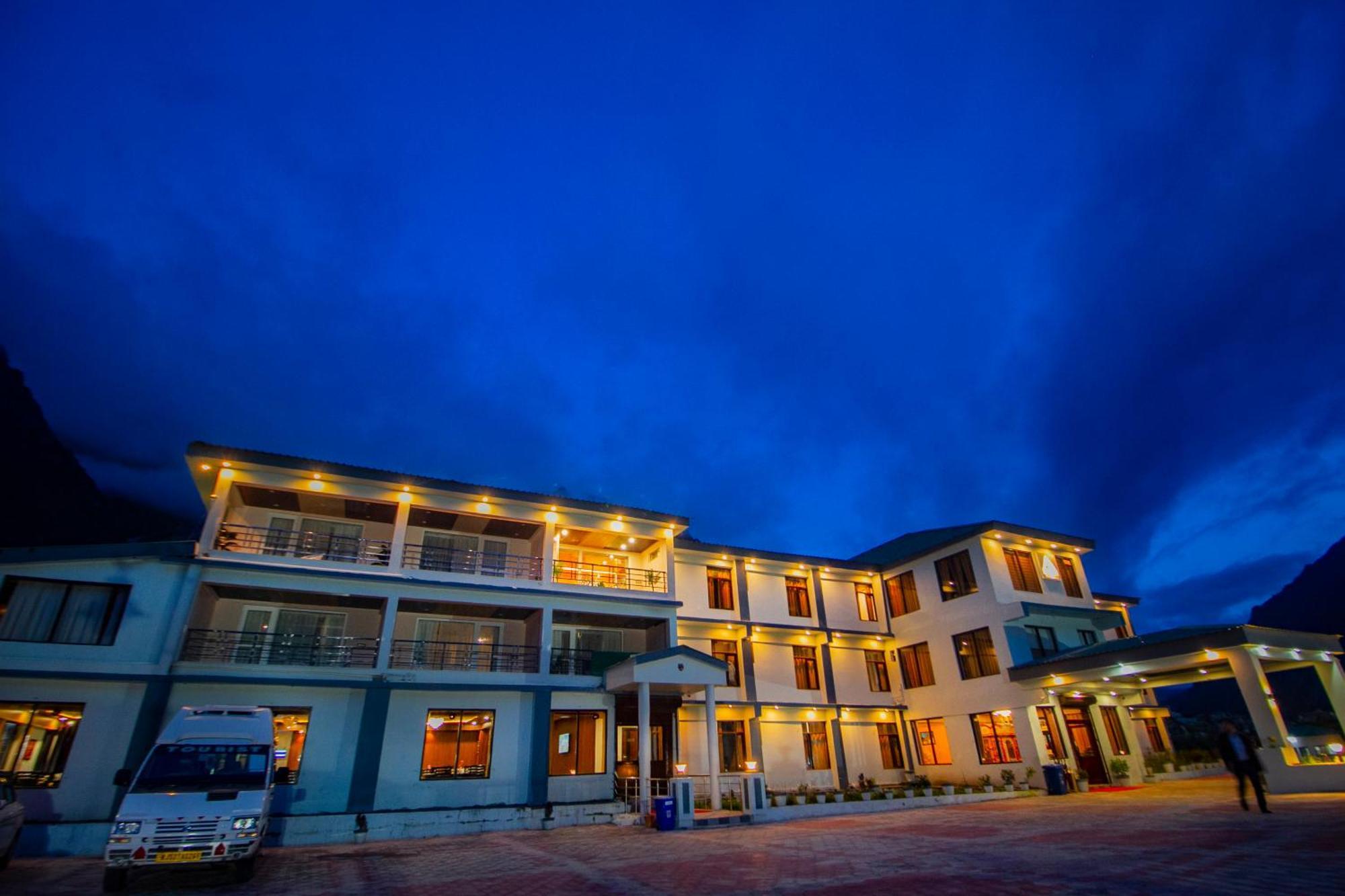 Amritara The Avadh Hotel Badrinath Bagian luar foto