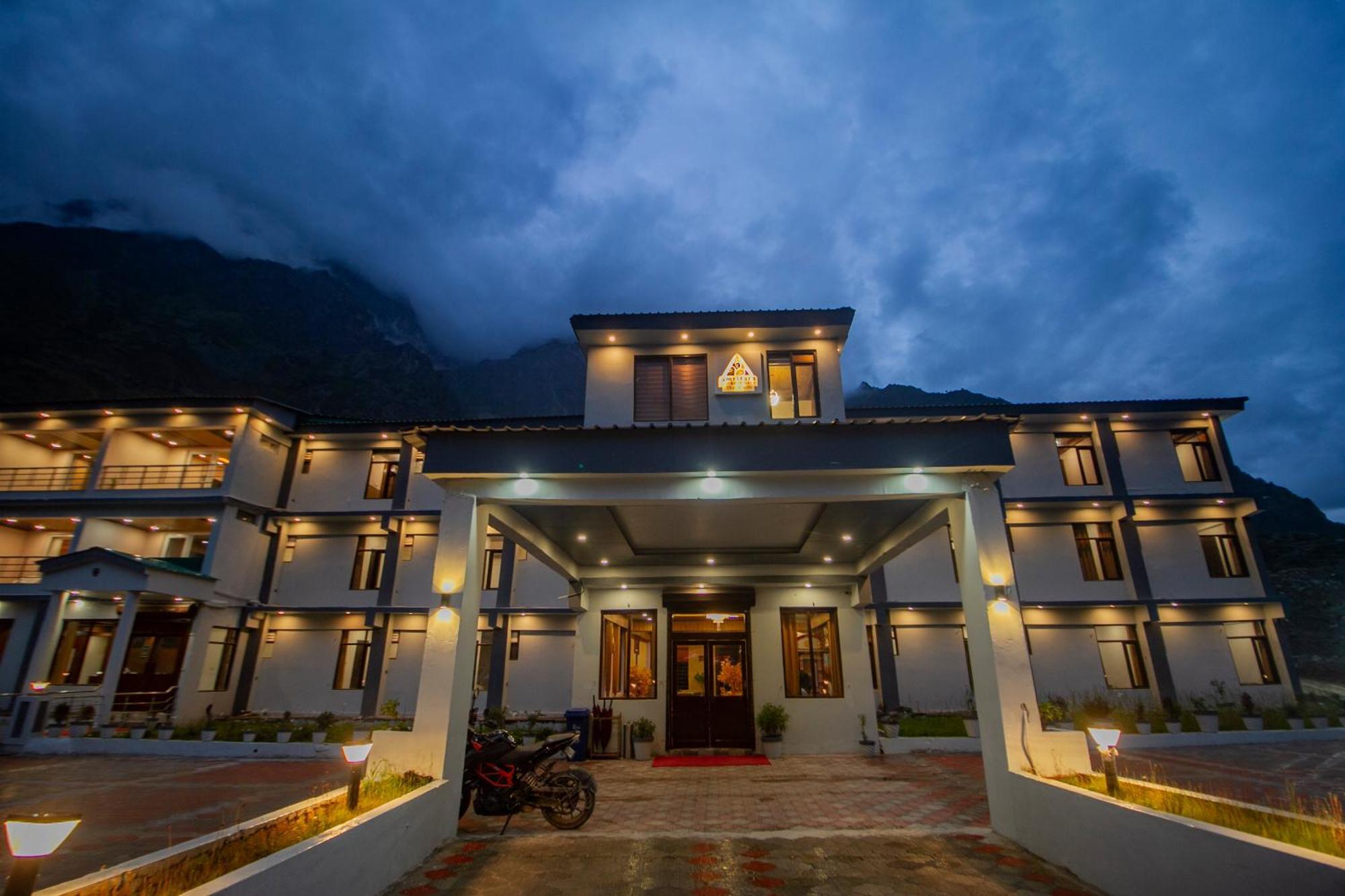 Amritara The Avadh Hotel Badrinath Bagian luar foto