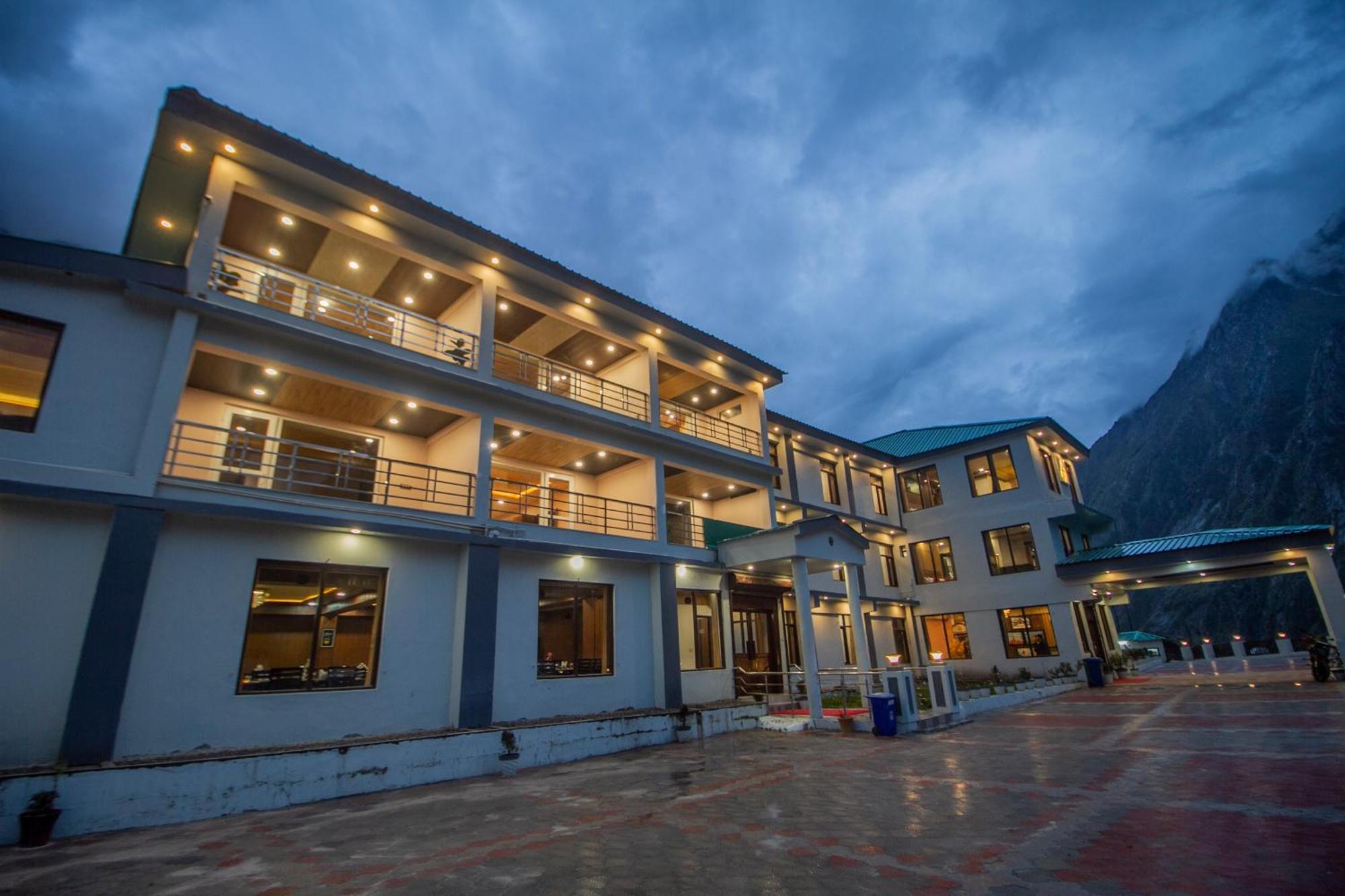 Amritara The Avadh Hotel Badrinath Bagian luar foto