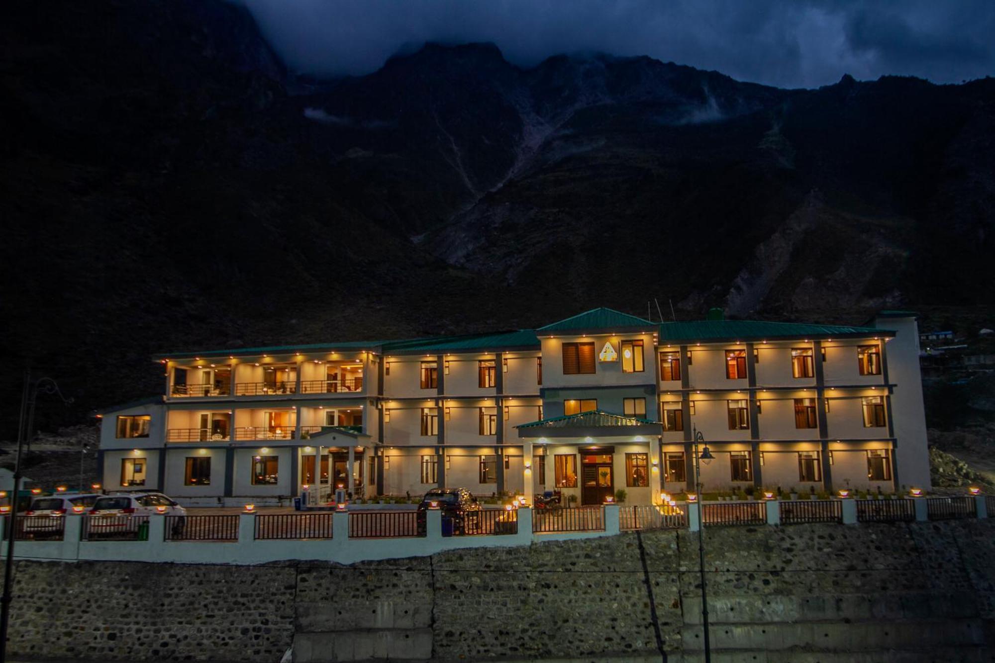 Amritara The Avadh Hotel Badrinath Bagian luar foto
